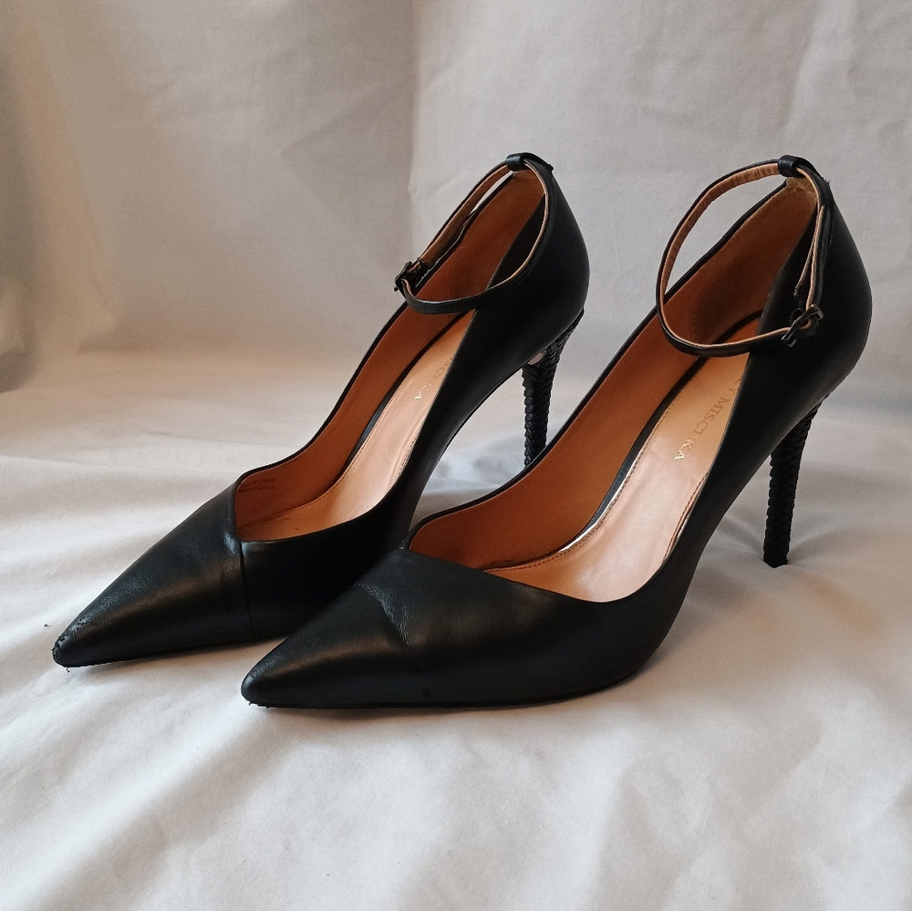 Badgley Mischka Stilettos Womens 9.5 M Ankle Strap Black Leather Woven Pointed